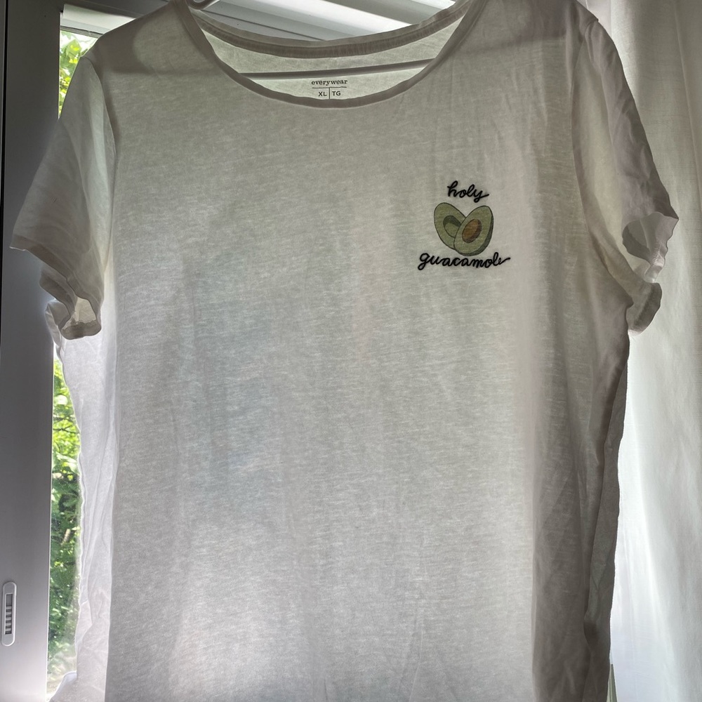 Large Old Navy White T Shirt